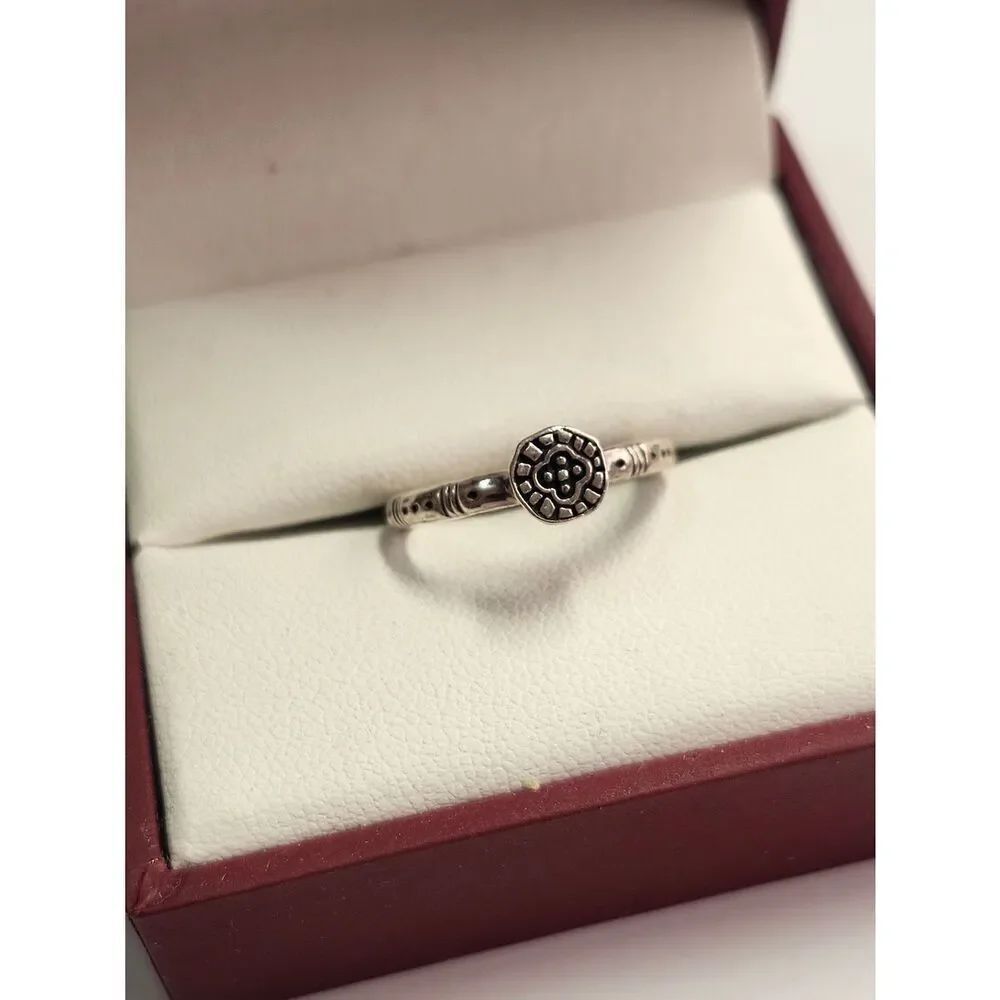 Silpada R2466 Sterling Silver Stackable Belle Fleur Circle Ring Size 6